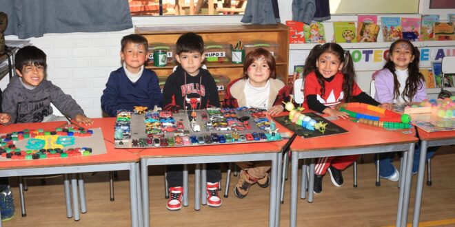 Kinder celebra los 100 días de clases con una jornada llena de alegría y aprendizaje