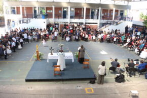 Celebración de Bautizos en el Colegio San Luis Beltrán