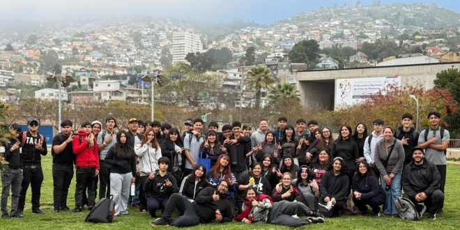 IV° medios disfrutan de enriquecedora salida pedagógica a Valparaíso IV° medios disfrutan de enriquecedora salida pedagógica a Valparaíso